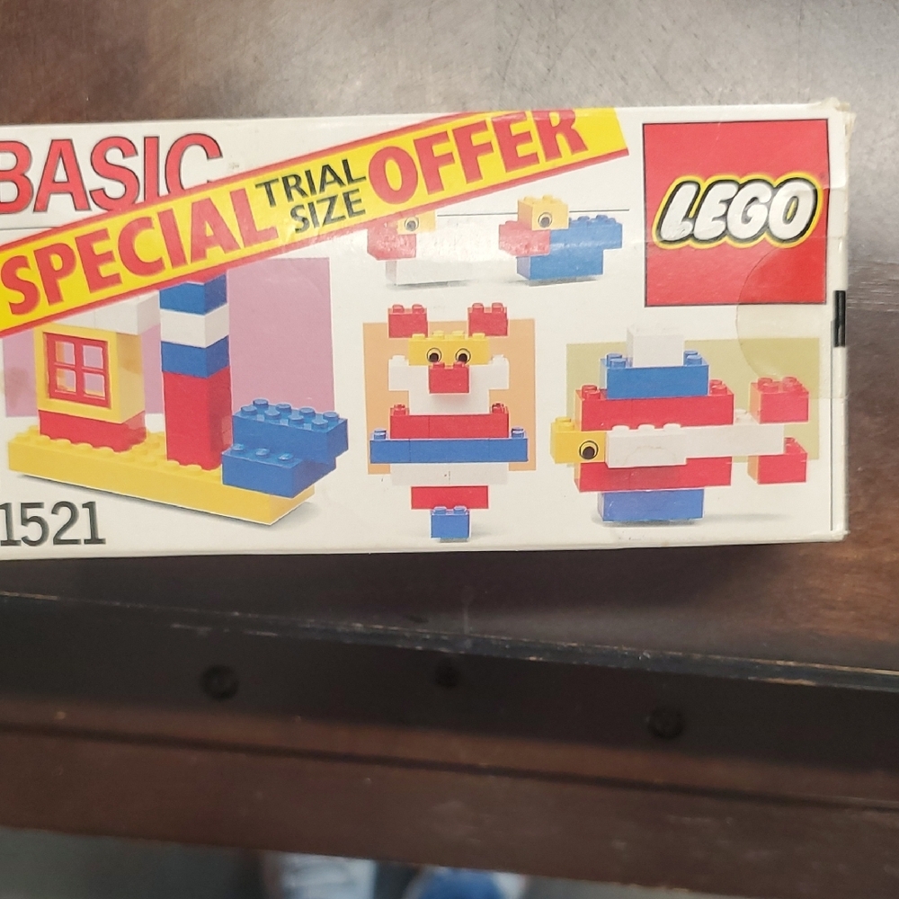 LEGO Basic Building Set - Red, Blue, White